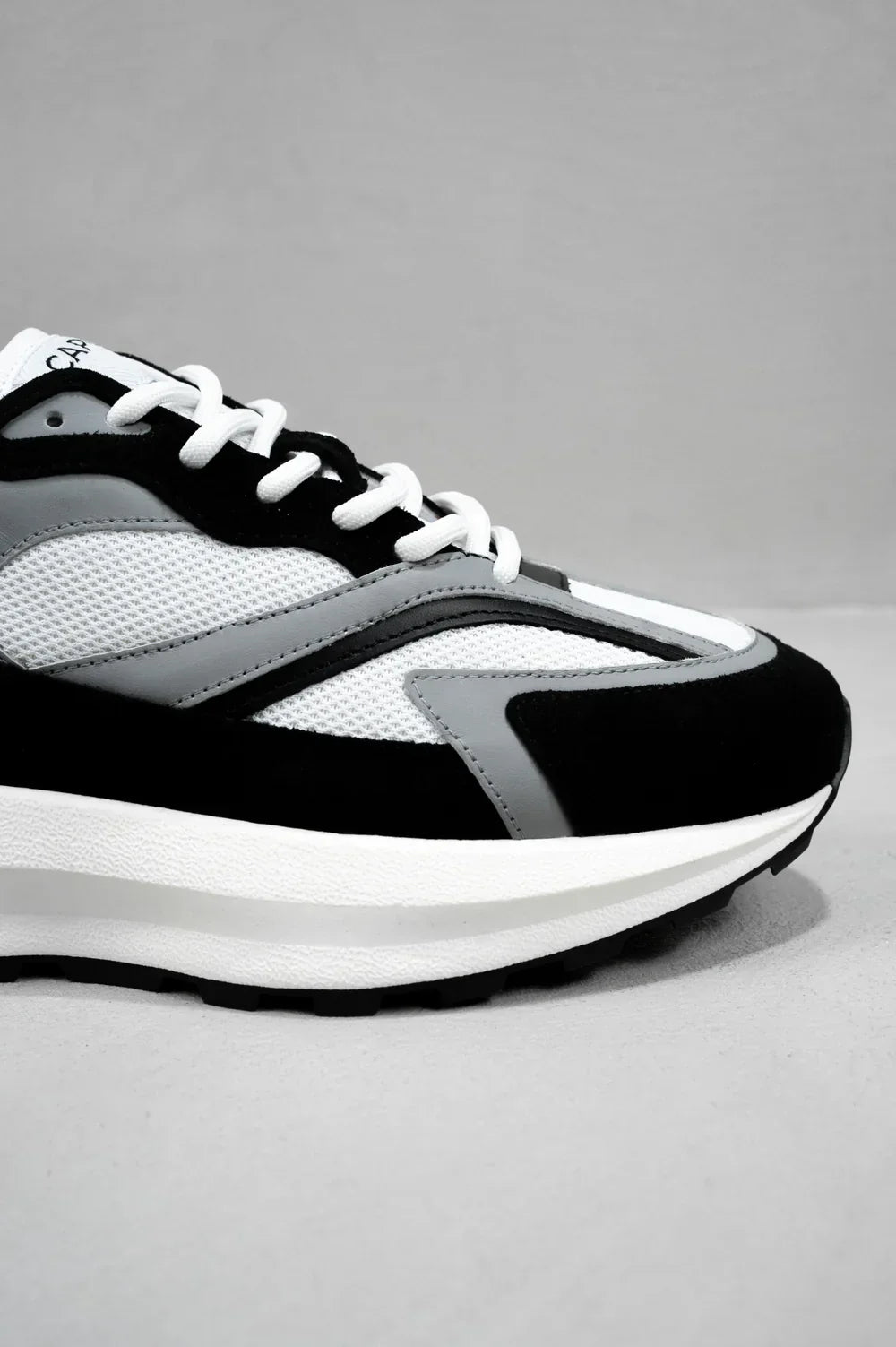 Capo Omni Trainer - Black/White/Light Grey
