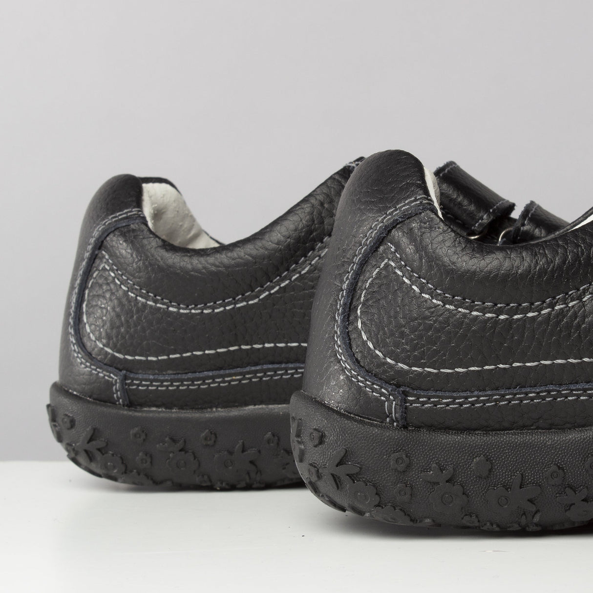 Boulevard SABRINA Womens Extra Wide EEE Fit Velcro Shoes Black