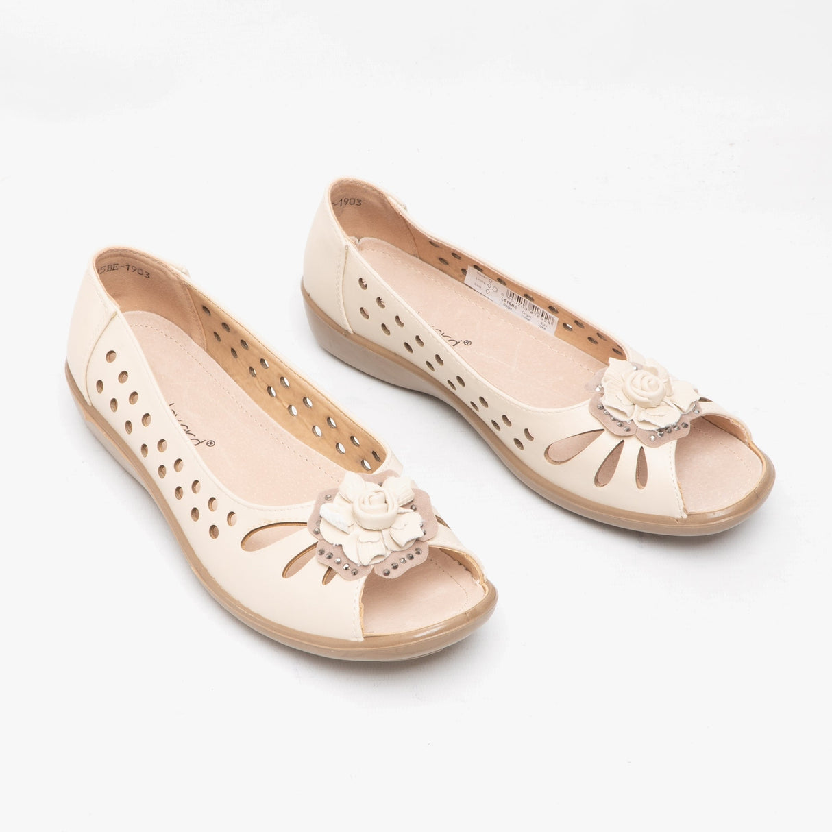 Boulevard DAYNA Womens Faux Leather Flower Peep Toe Flats Beige