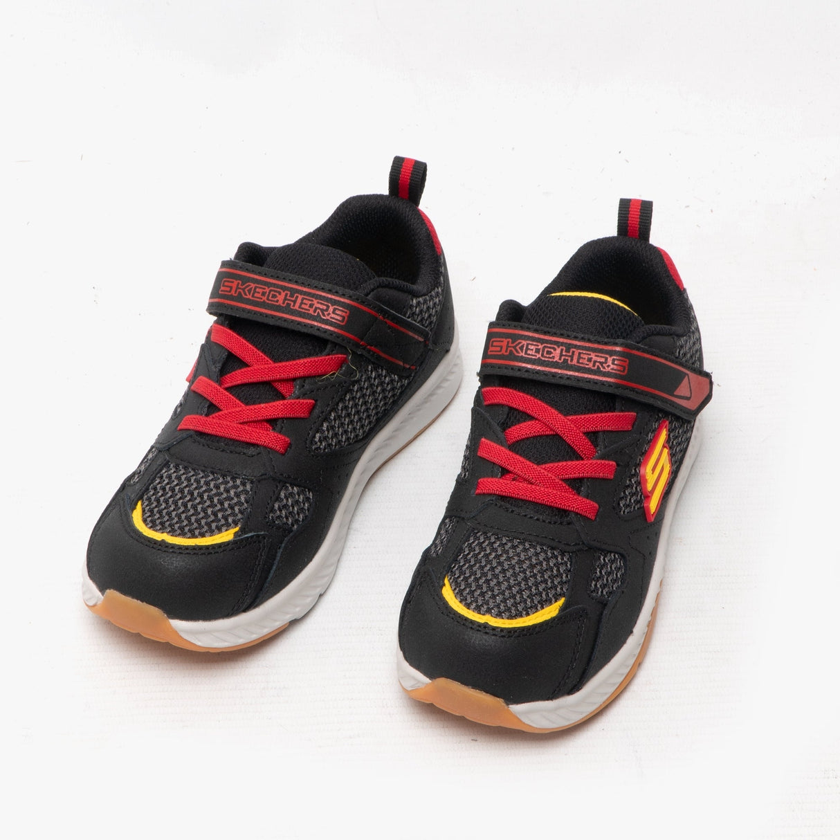 Skechers 400047N/BKRD COMFY GRIP Boys Trainers Black/Red