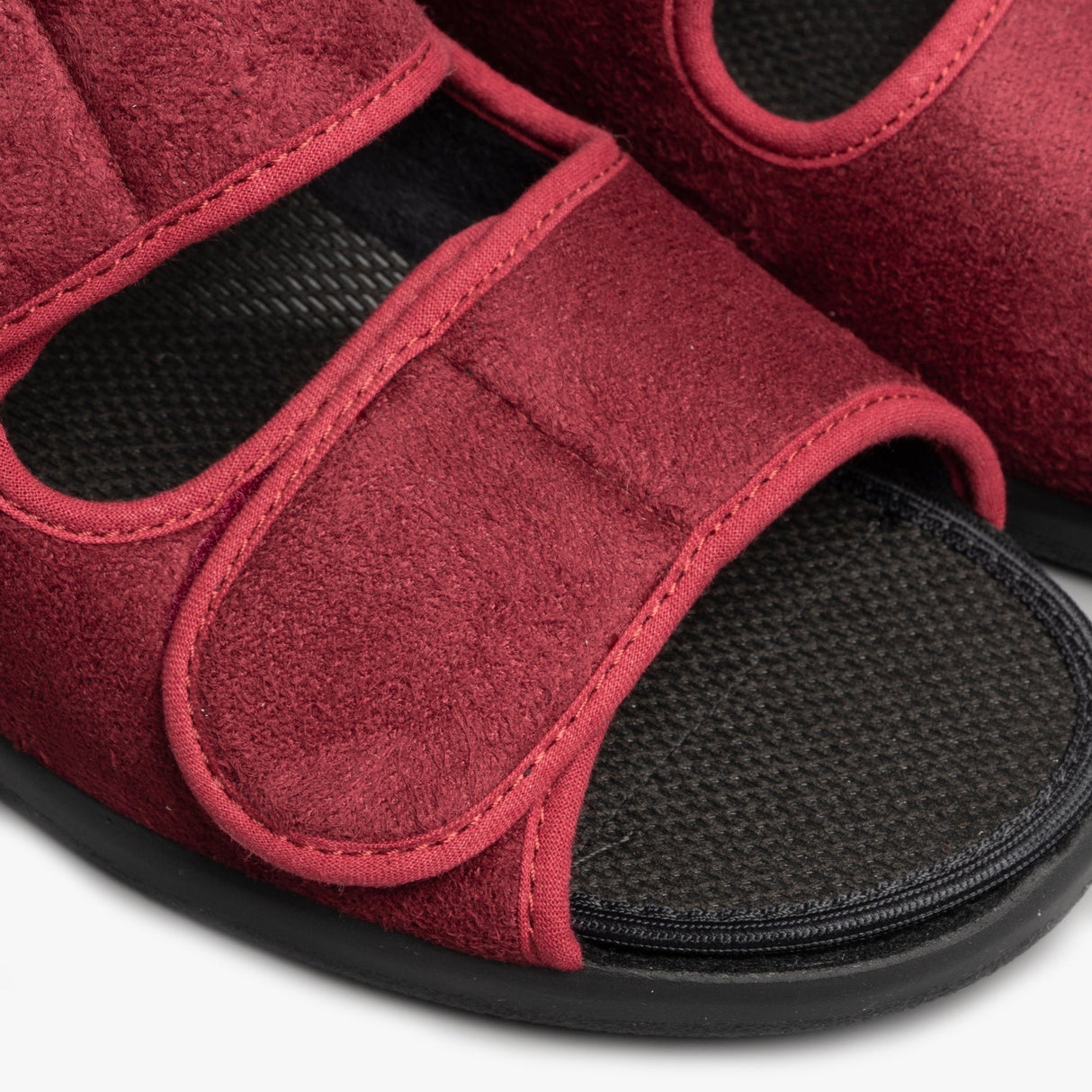 GBS Med BROMPTON Unisex Wide Fit Slippers Burgundy