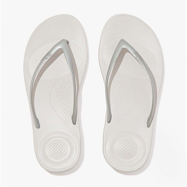 FitFlop IQUSHION Womens Ergonomic Toe Post Flip Flops Silver