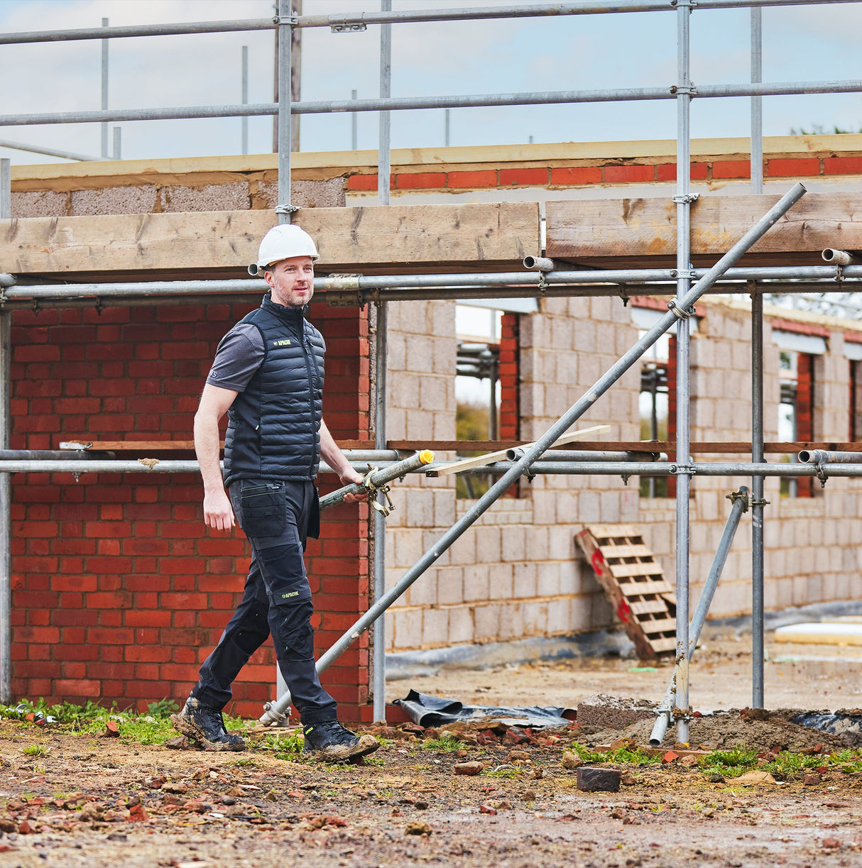 Apache CALGARY Mens Trousers Black