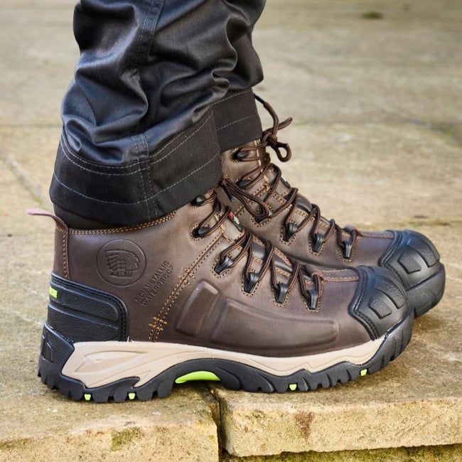 Apache NEPTUNE Mens Boots Brown