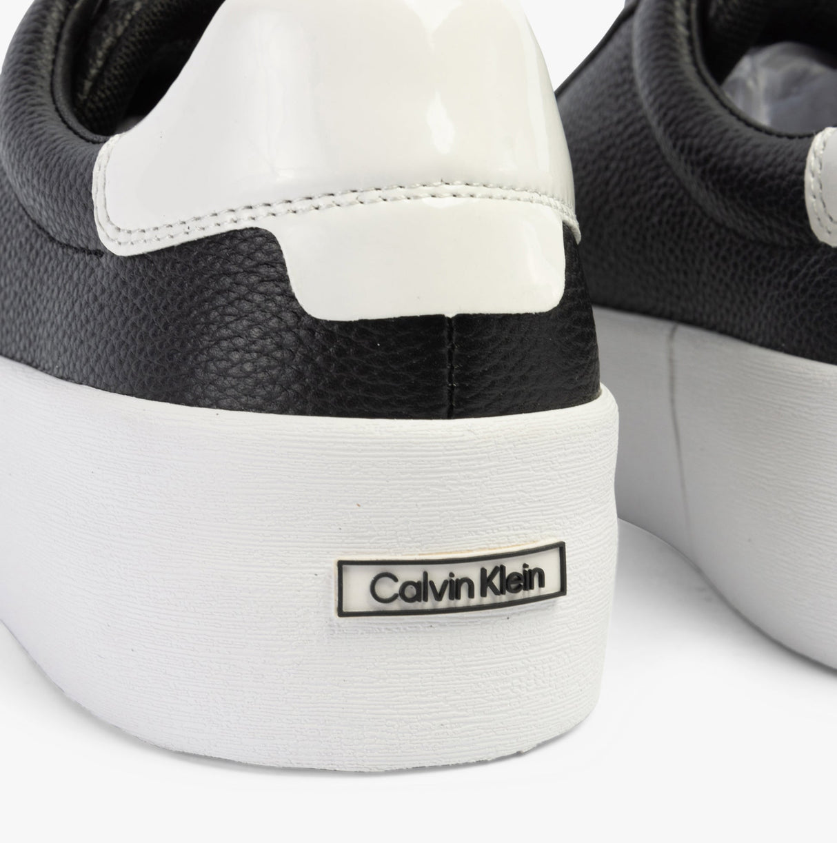 Calvin Klein VULCANISED LACE UP Womens Trainers Black / White