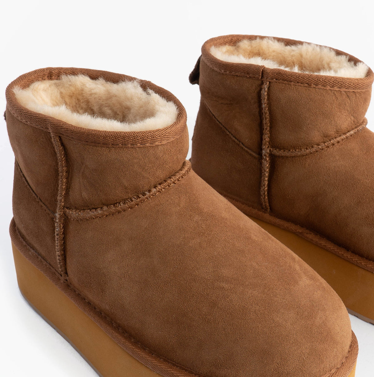 EMU Australia STINGER MICRO FLATFORM Womens Sheepskin Boot Chestnut