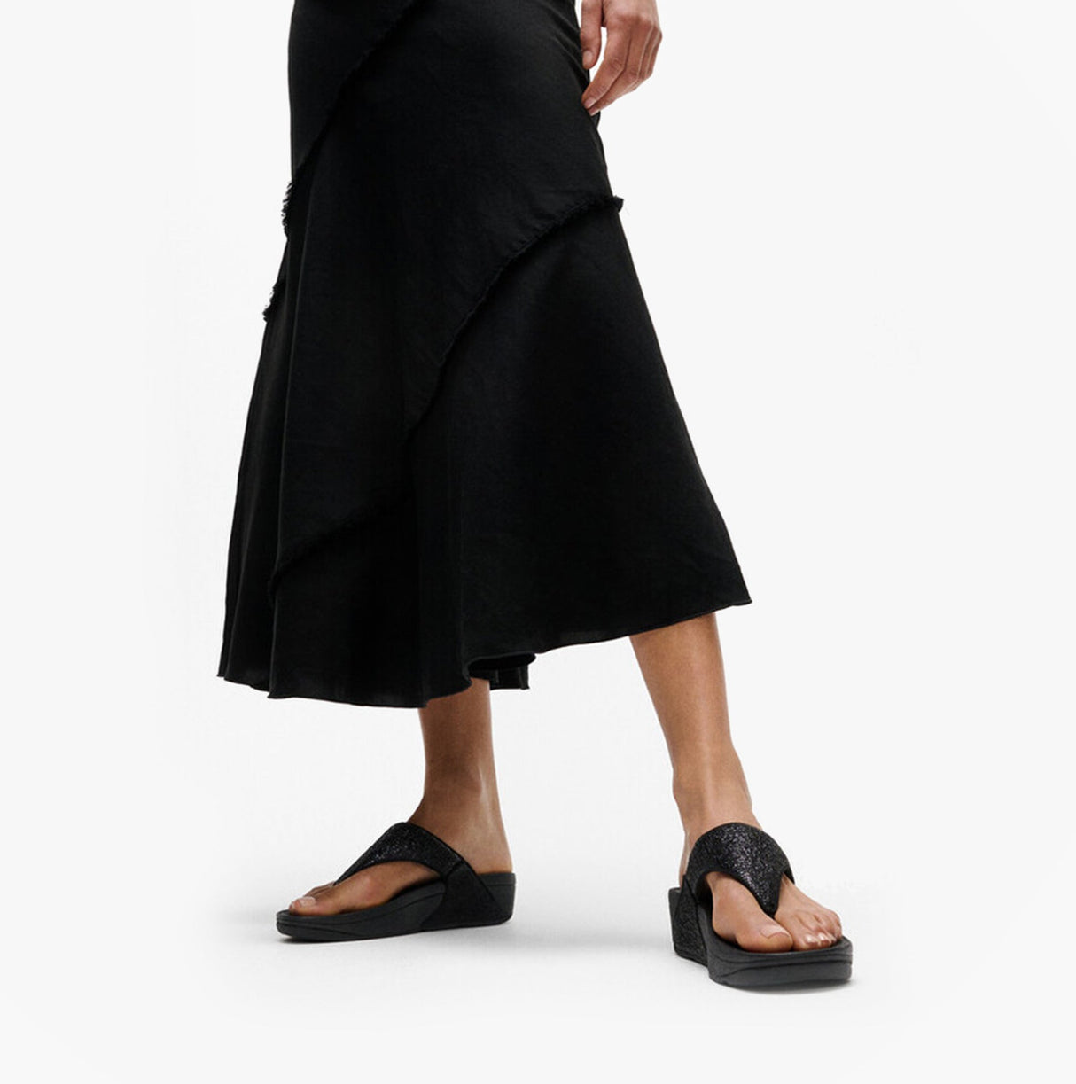 FitFlop LULU CRINKLED-SHIMMER Ladies Toe Post Sandals Metallic Black