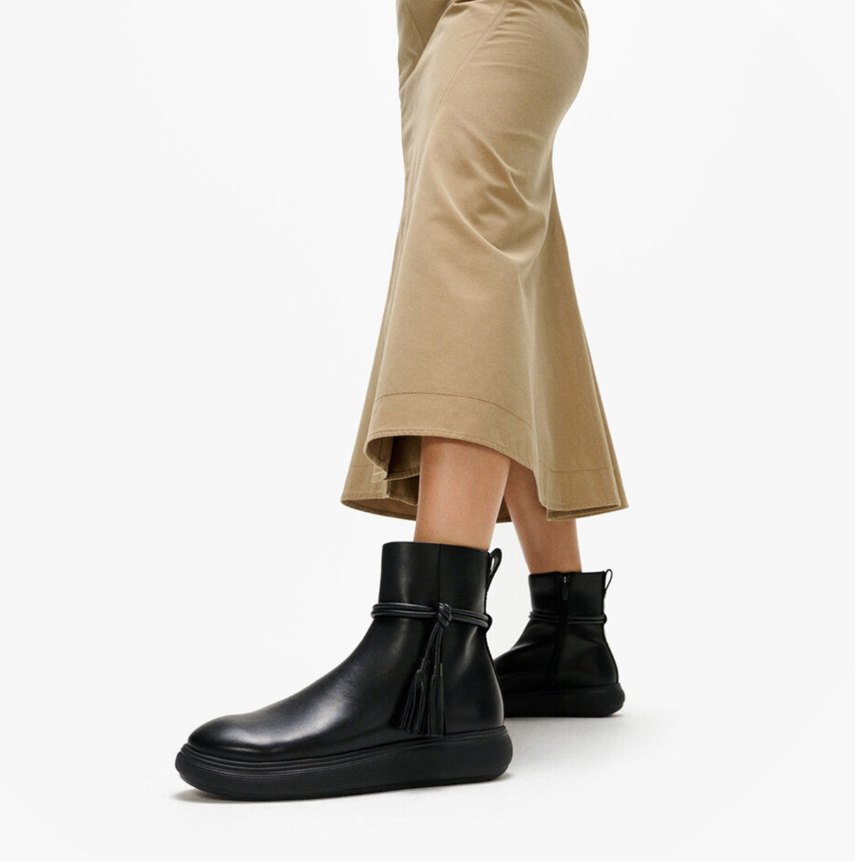 FitFlop iQ-COMFF TASSEL LEATHER Ladies Short Boots All Black