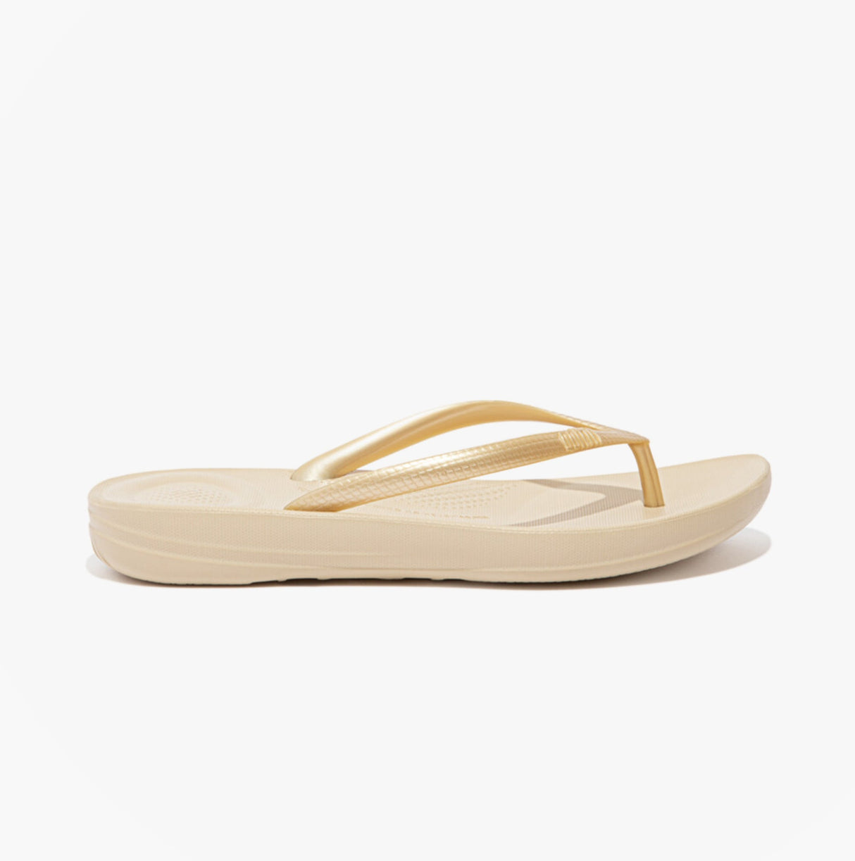 FitFlop IQUSHION Womens Flip Flops Gold