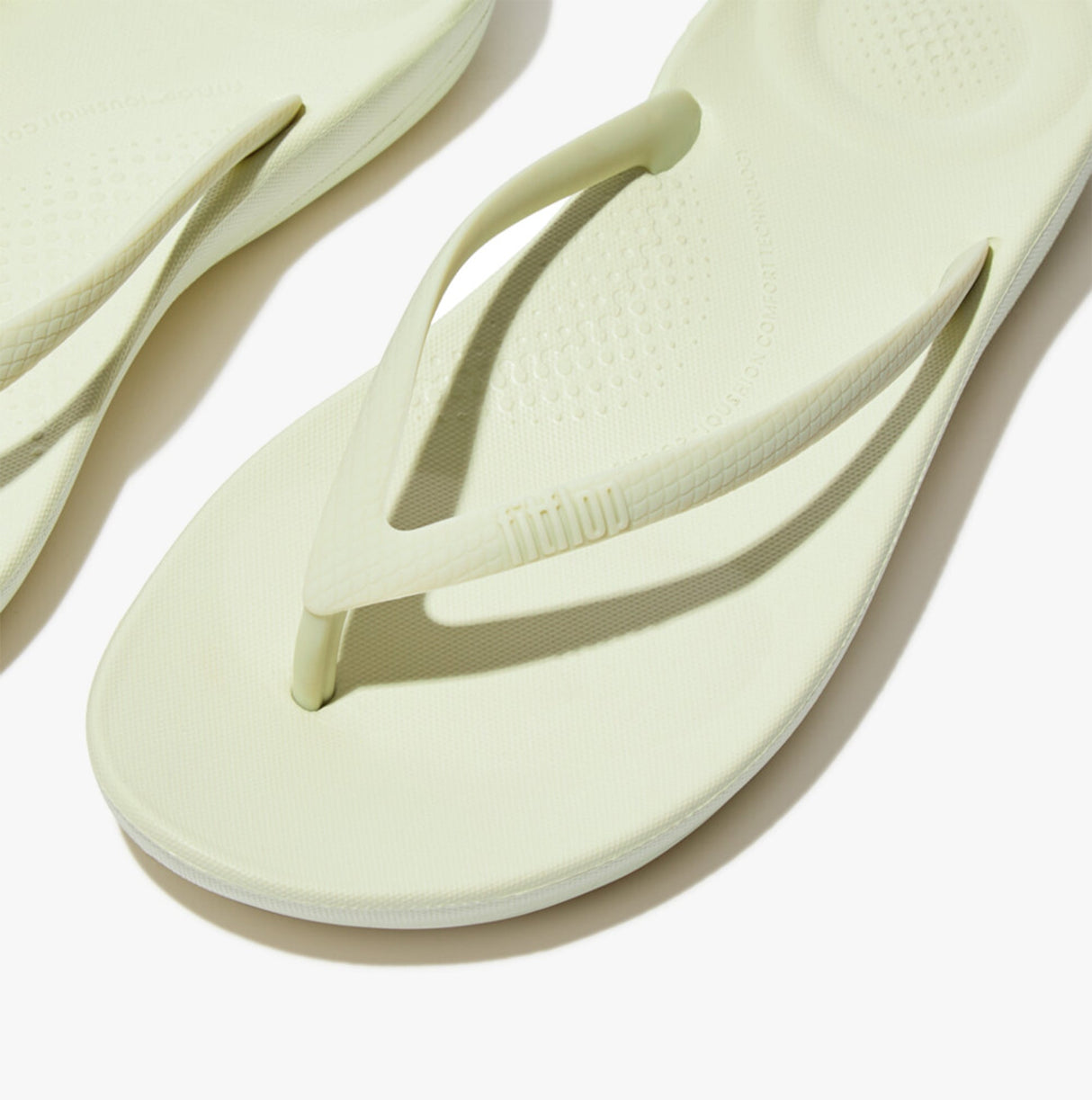 FitFlop IQUSHION ERGONOMIC Womens Toe Post Sandals Minty Green