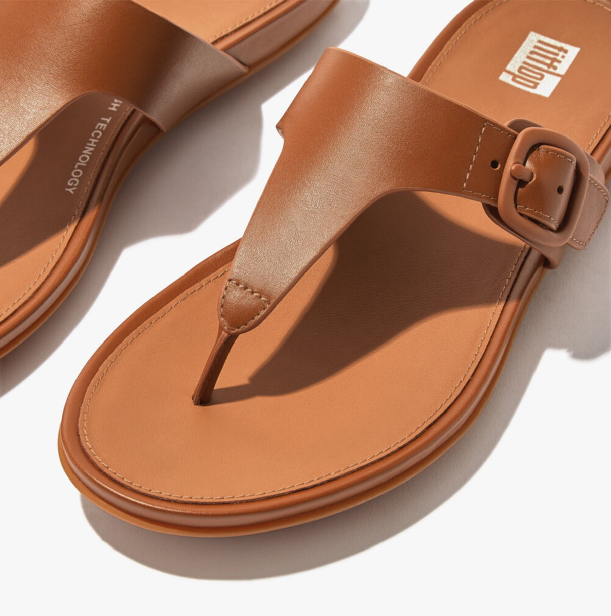 FitFlop GRACIE RUBBER-BUCKLE LEATHER Womens Toe Post Light Tan