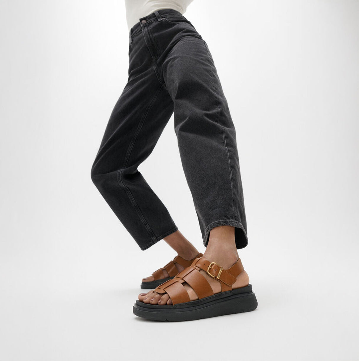 FitFlop GEN-FF LEATHER Womens Fisherman Sandals Deep Tan