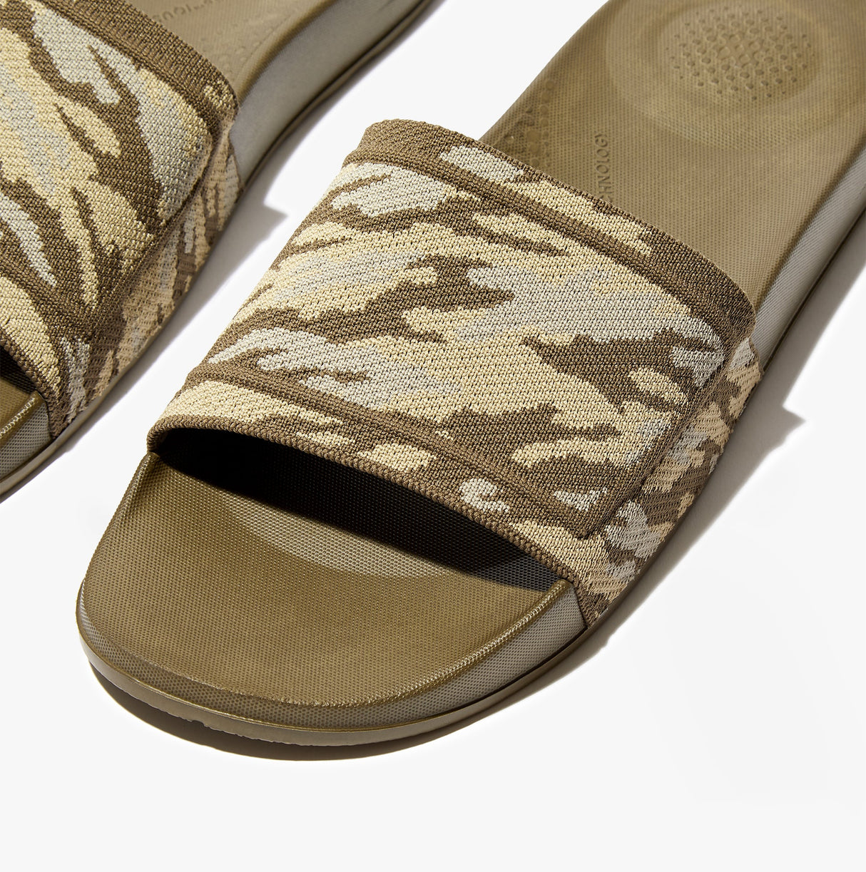 FitFlop iQUSHION e01 CAMO KNIT POOL Mens Slides Mossy