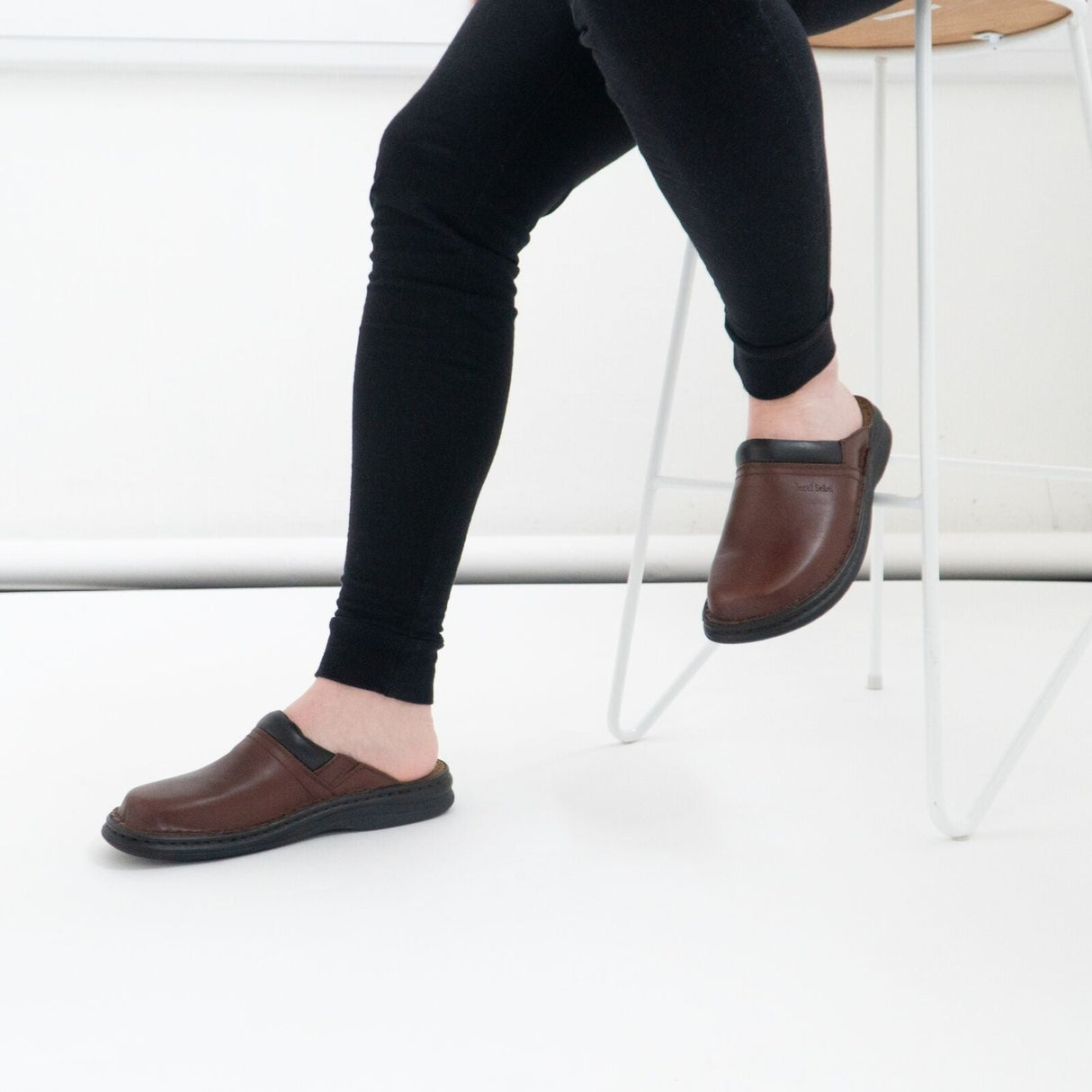 Josef Seibel MAX Mens Clogs Brandy