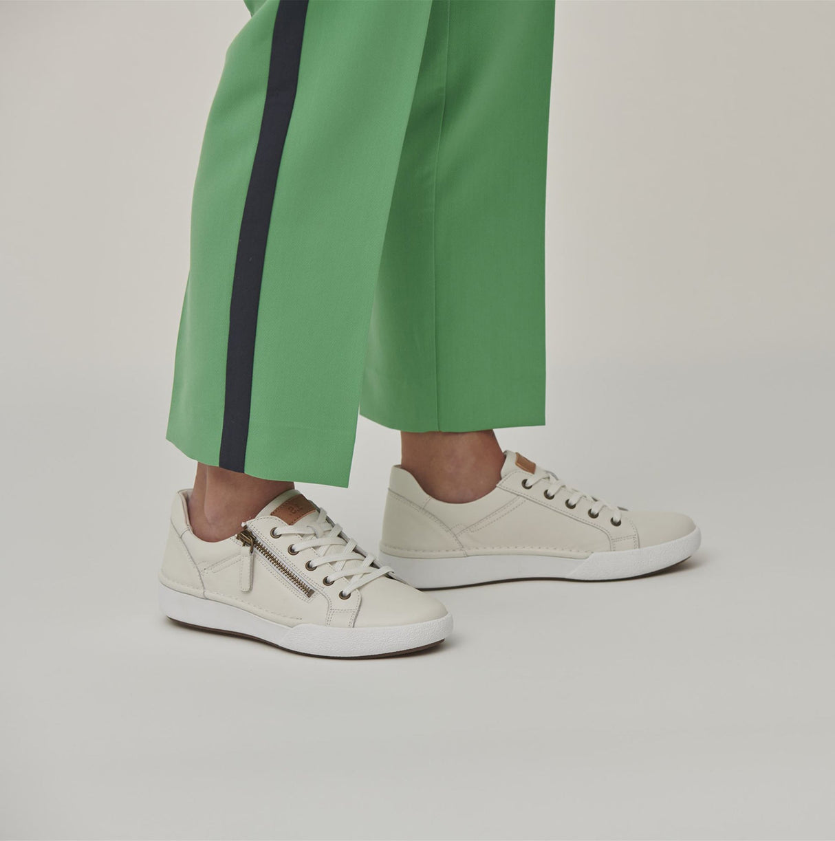 Josef Seibel CLAIRE 03 Womens Trainers Weiss