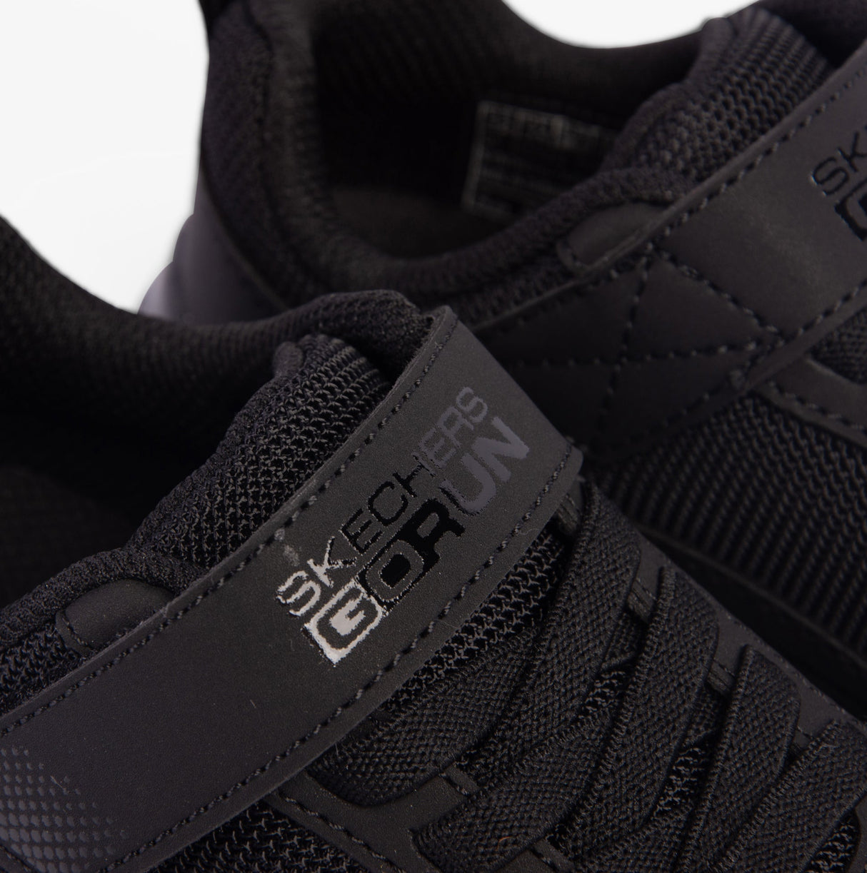 Skechers 405094L/BBK GO RUN 400 V2 - STRARVO Boys Trainers Black