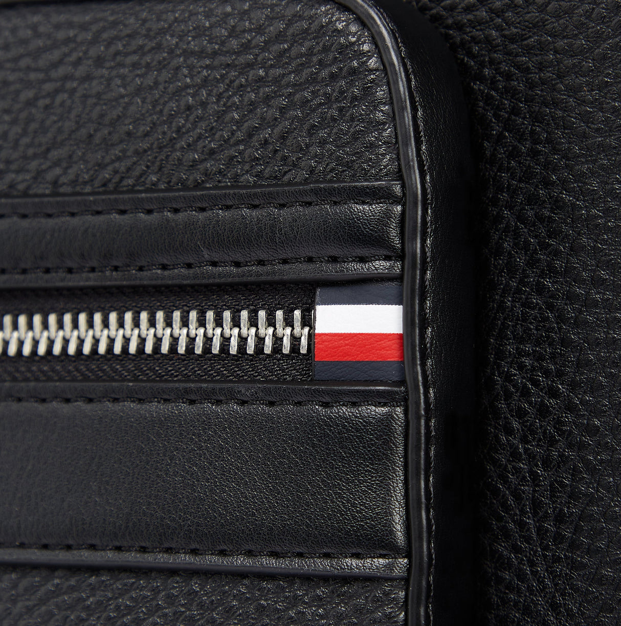 Tommy Hilfiger PEBBLE GRAIN METAL LOGO Mens Laptop Bag Black