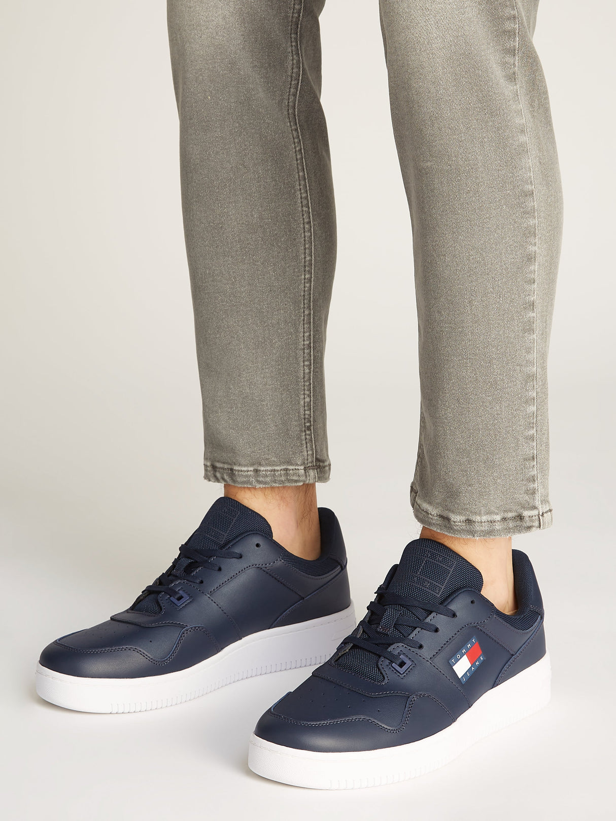 Tommy Hilfiger RETRO ESSENTIAL BASKETBALL Mens Trainers Dark Night Navy