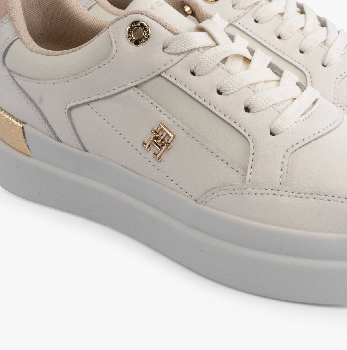 Tommy Hilfiger MONOGRAM METALLIC LEATHER Womens Court Trainers Ancient White