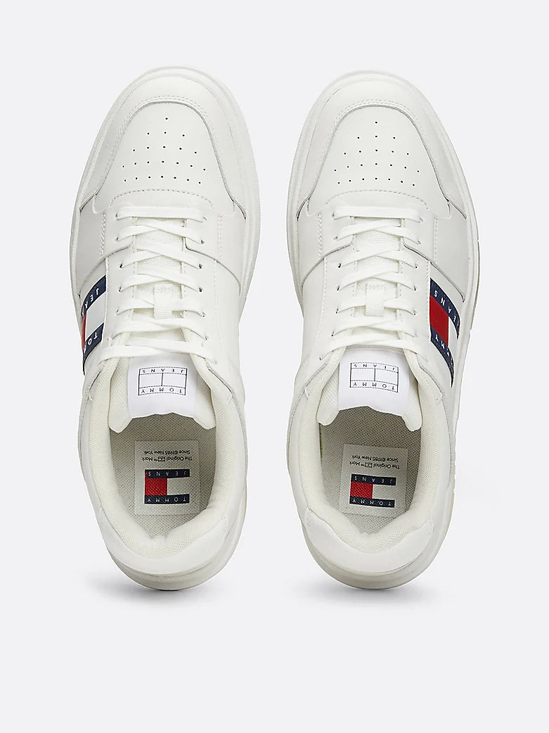 Tommy Hilfiger THE BROOKLYN LEATHER Trainers Mens Ecru
