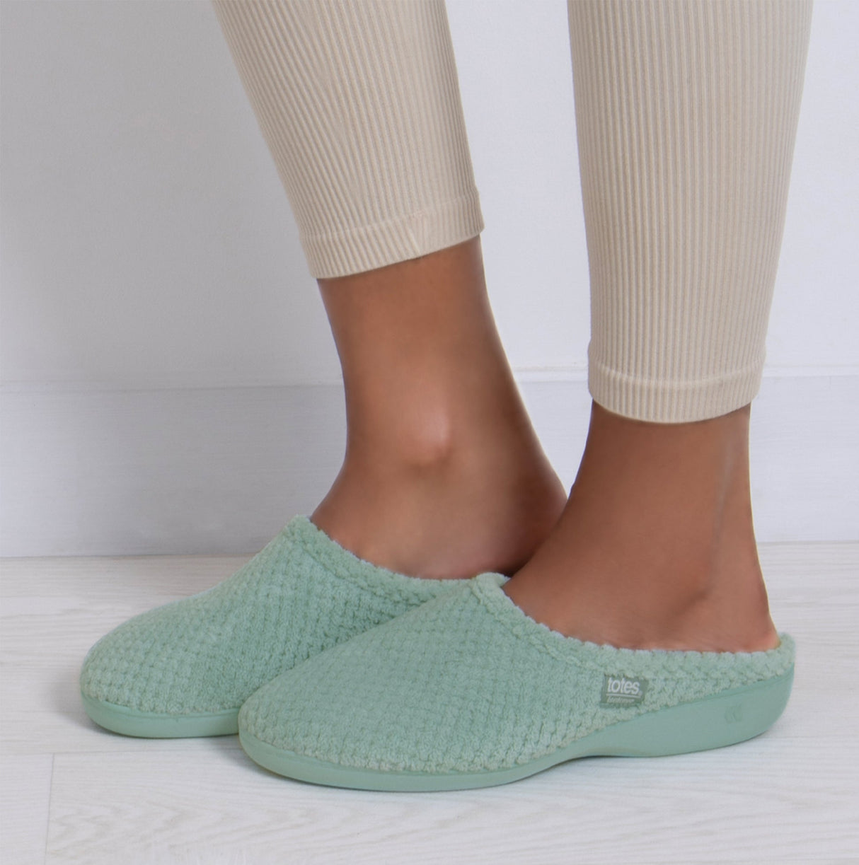 Totes Isotoner POPCORN TERRY Womens Mule Slippers Mint