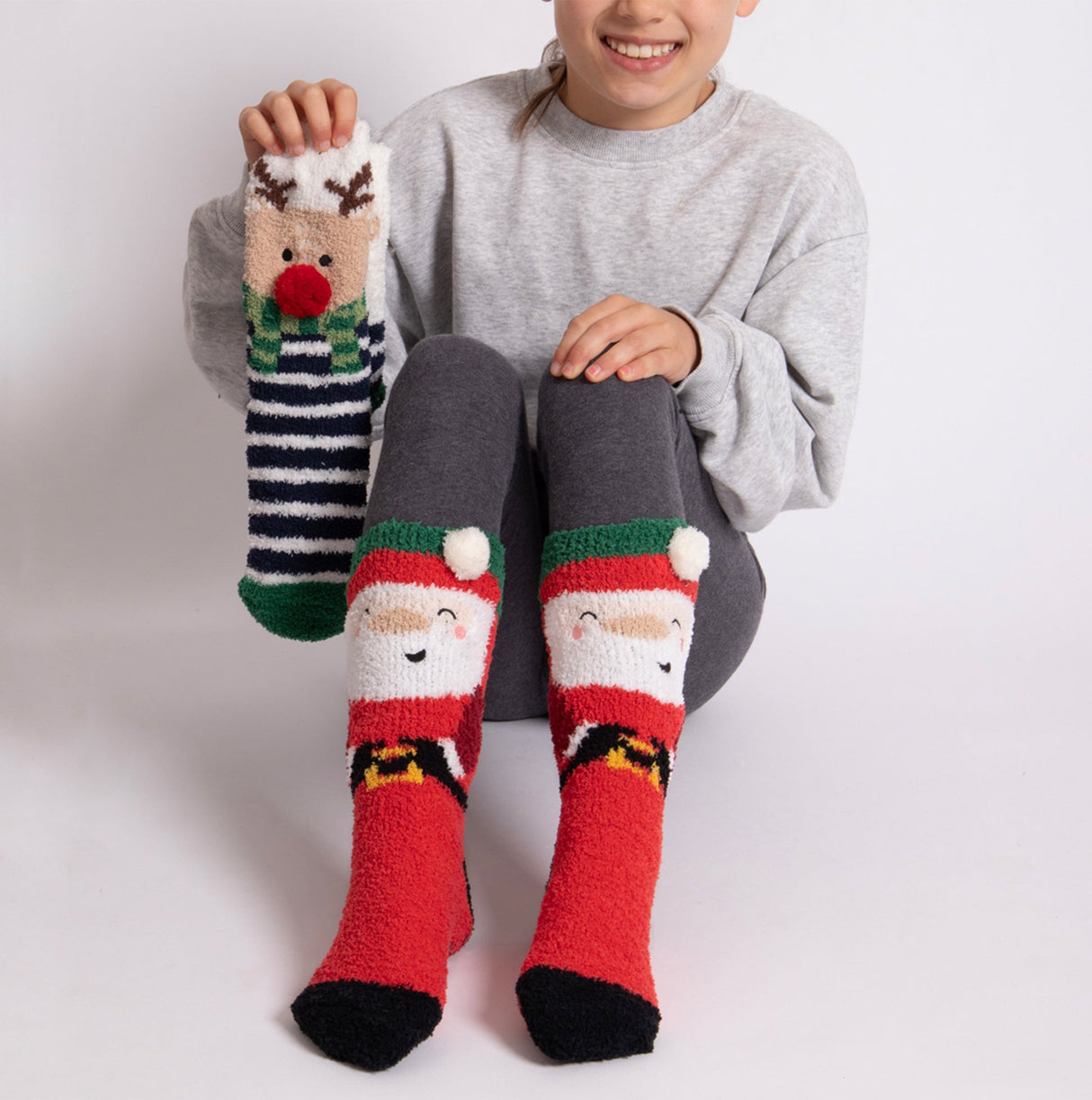 Totes Toasties SUPER SOFT SLIPPER SOCKS (TWIN PACK) Unisex Kids Socks Reindeer / Santa