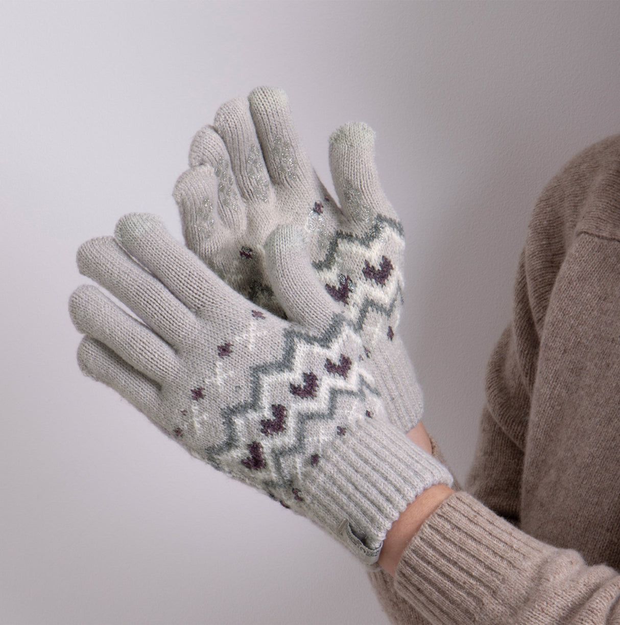 Totes Toasties STRETCH KNITTED SMARTOUCH GLOVES Womens Grey Fair Isle