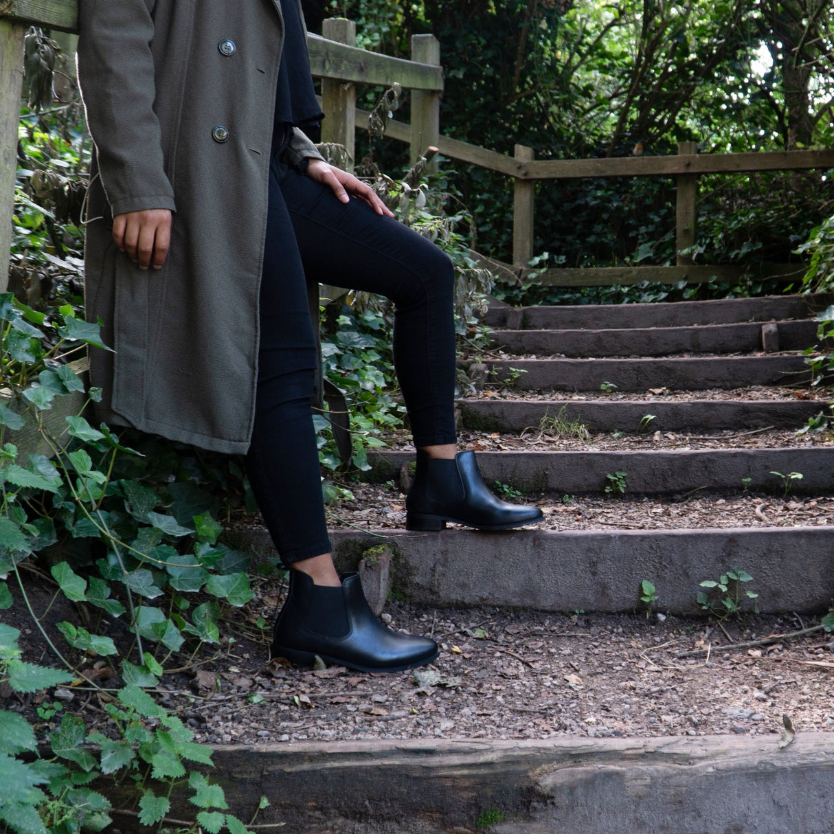 Shuperb PIPPA Womens Leather Chelsea Boots Black