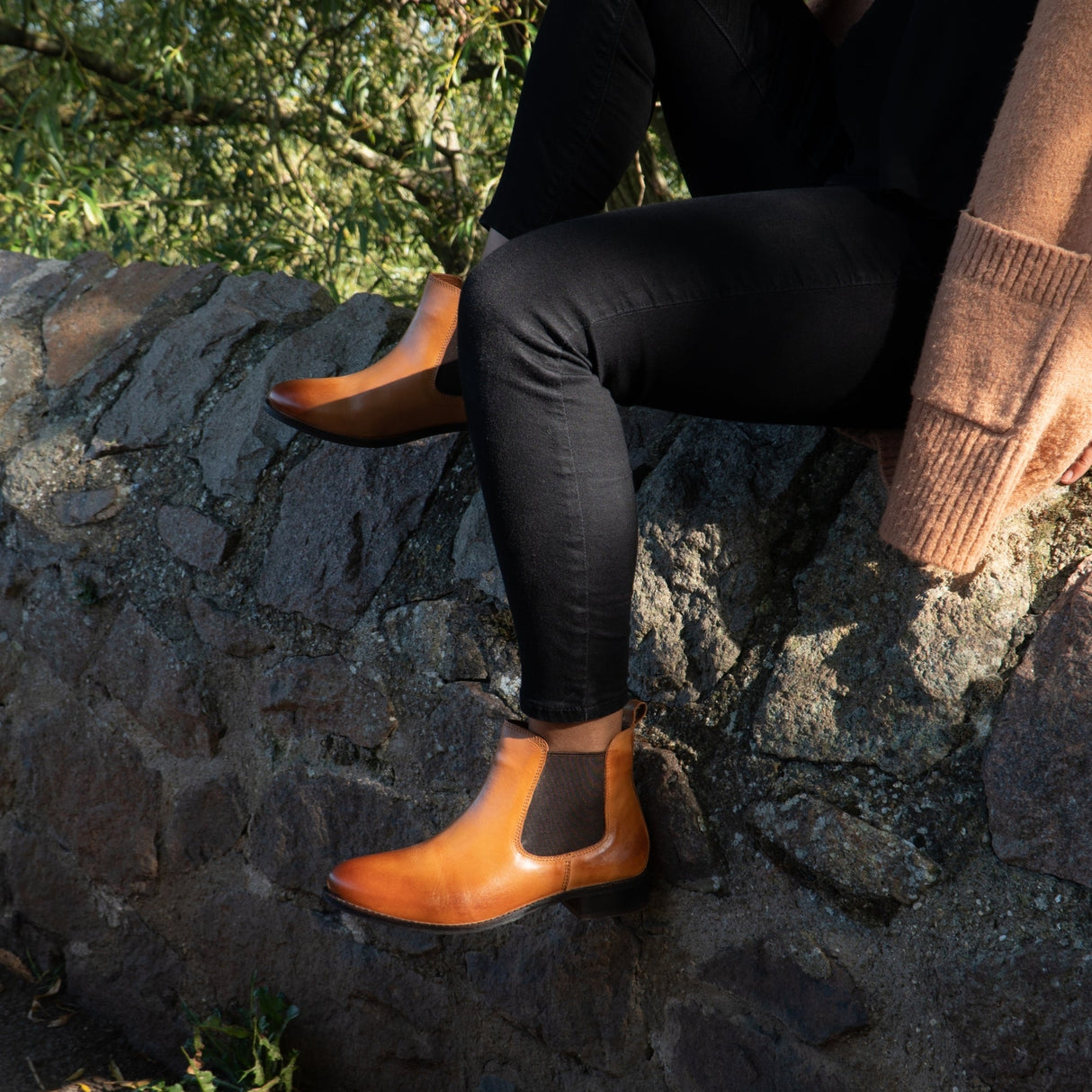 Shuperb PIPPA Womens Leather Chelsea Boots Tan