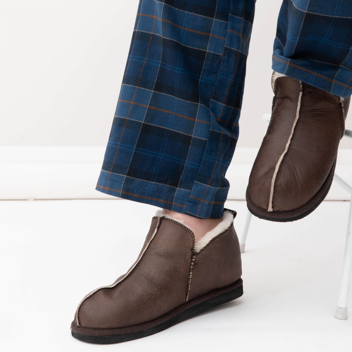 Shepherd ANTON Mens Sheepskin Slipper Boots Oiled Antique