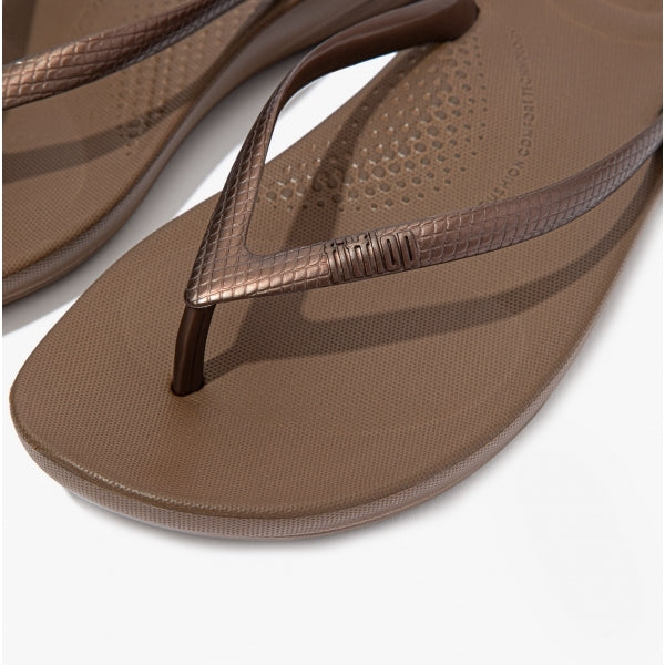 FitFlop IQUSHION Womens Ergonomic Toe Post Flip Flops Bronze