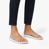 FitFlop iQUSHION SPARKLE Womens Flip-Flops Soft Grey