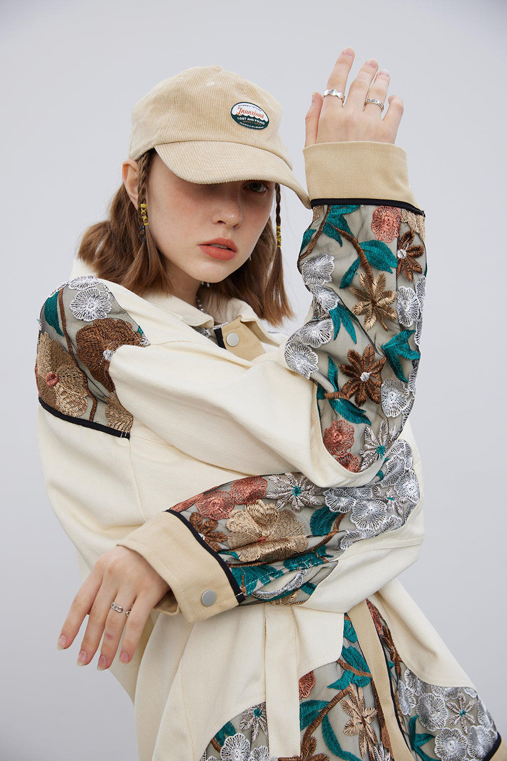 Unisex Stitching Lace Coat – Casual Khaki Jacket for Youth