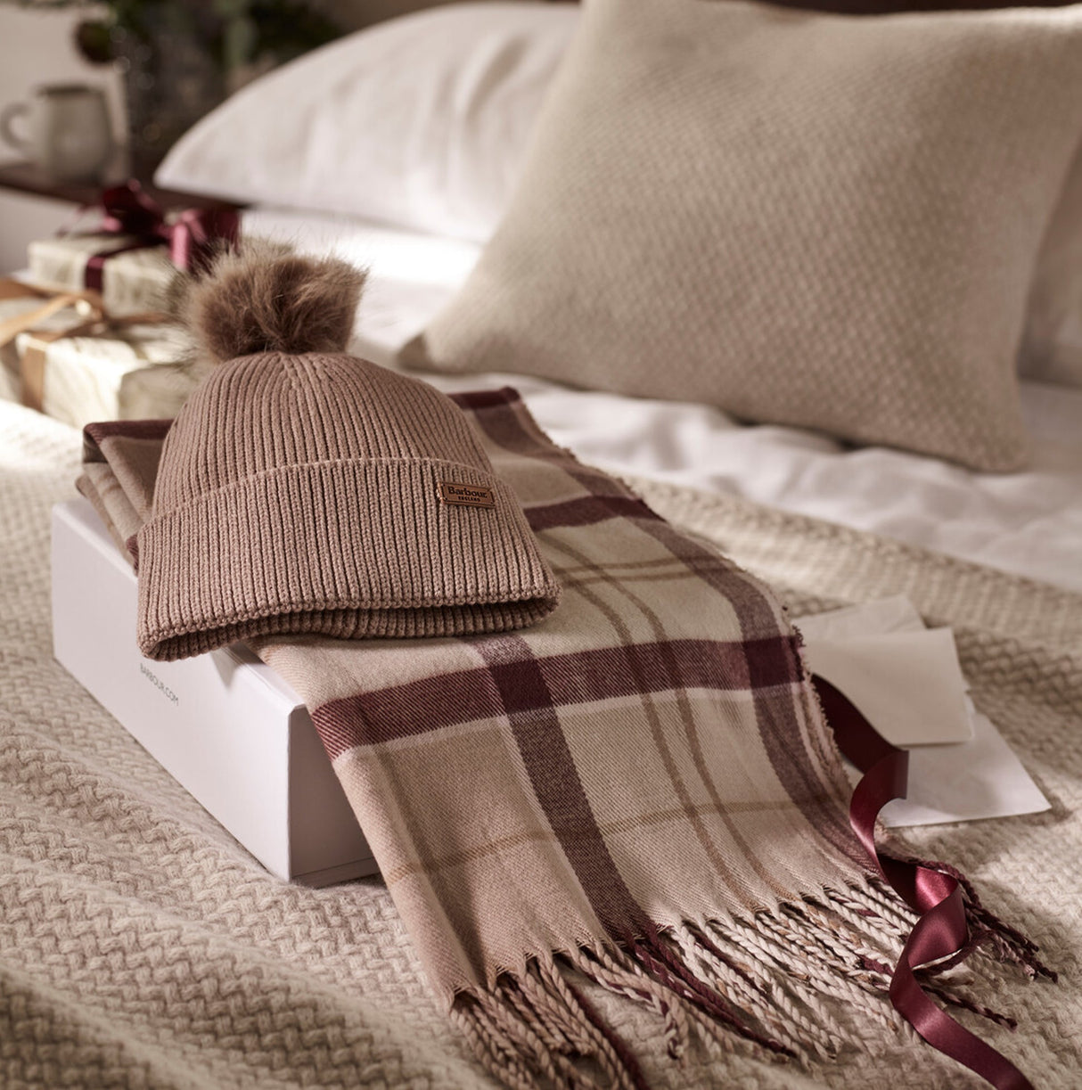 Barbour DOVER BEANIE & HAILES SCARF Gift Set Womens Muted Cabernet
