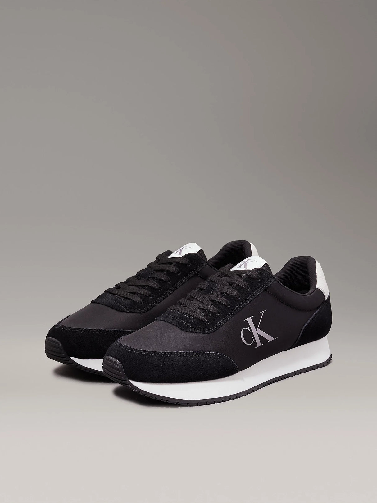 Calvin Klein RETRO RUNNER ICONIC Mens Trainers Black/Bright White
