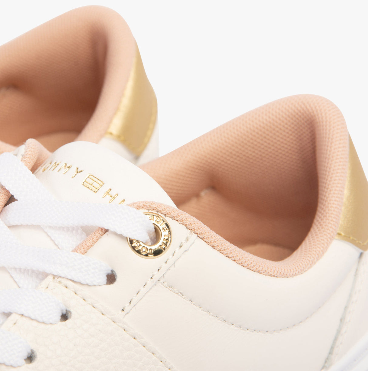 Tommy Hilfiger CASUAL CHIC Womens Leather Court Trainers Ancient White