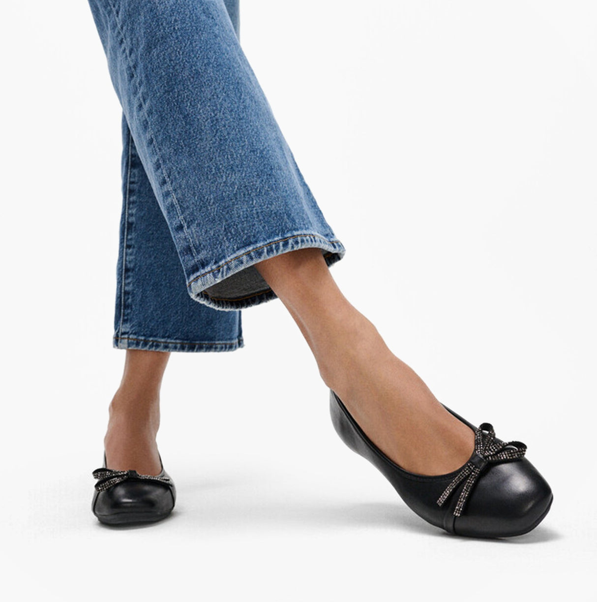 FitFlop DELICATO GLITZ-BOW LEATHER Womens Ballet Black