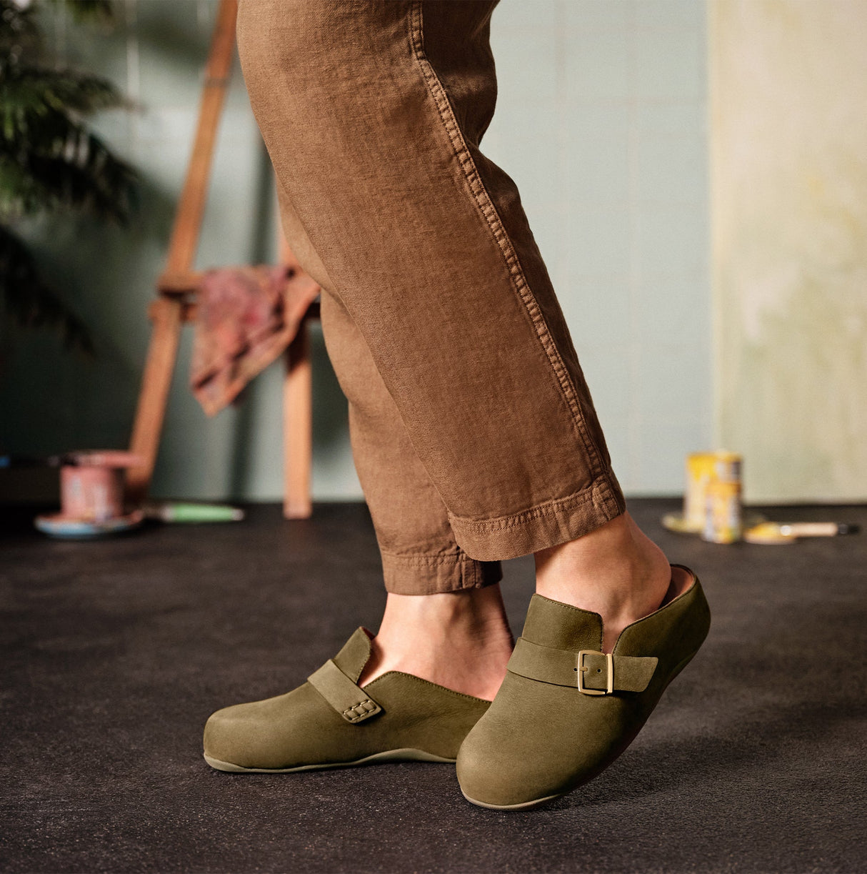 FitFlop SHUV BUCKLE-STRAP Womens Nubuck Clogs Mossy