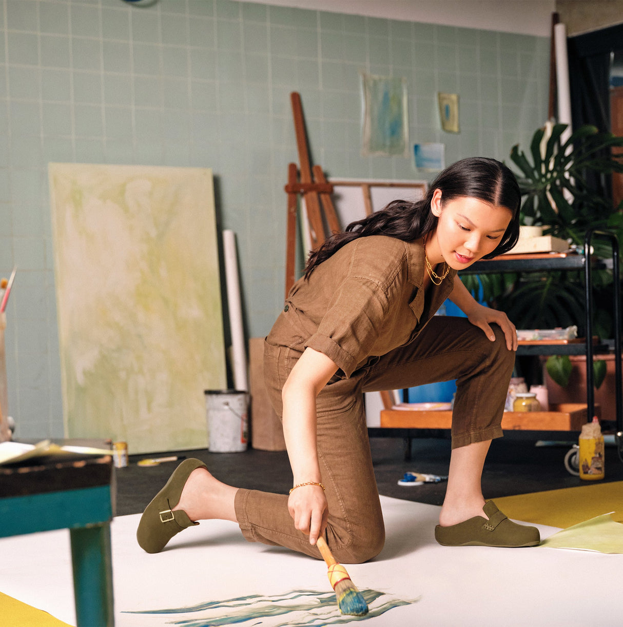 FitFlop SHUV BUCKLE-STRAP Womens Nubuck Clogs Mossy