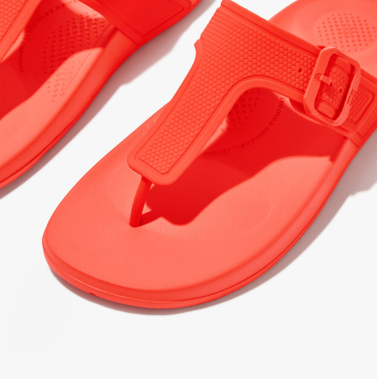FitFlop iQUSHION ADJUSTABLE Womens Buckle Flip-Flops Neon Orange