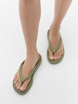 FitFlop RELIEFF RECOVERY Womens Toe Post Sandals Camo-Green