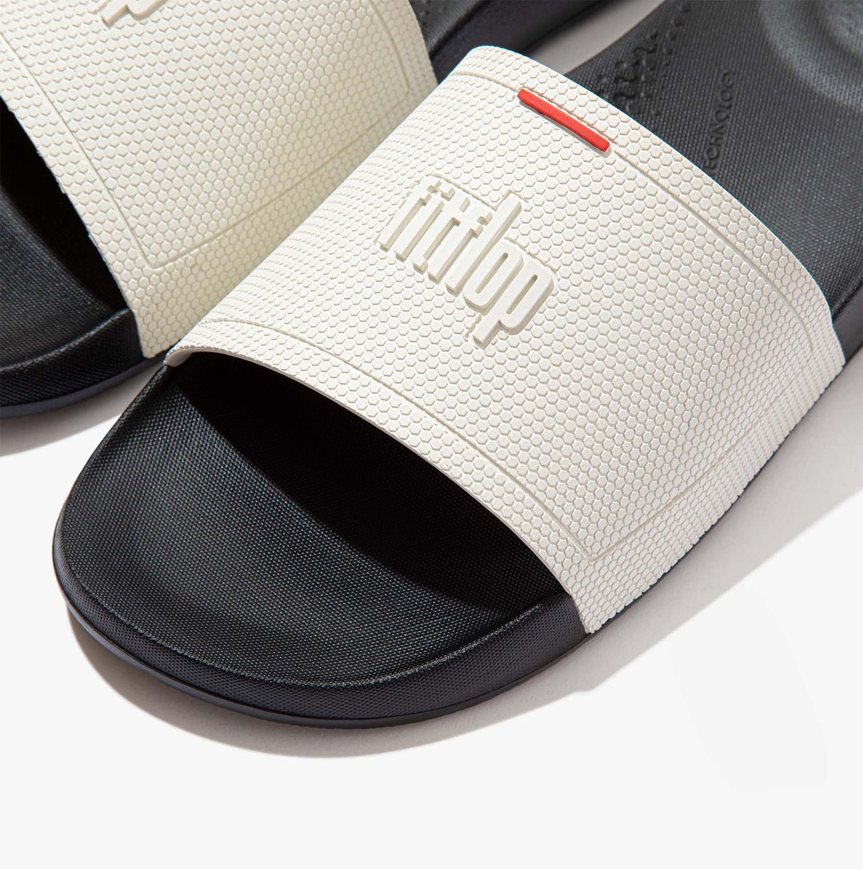 FitFlop IQUSHION POOL Mens Slides Urban White/ Black