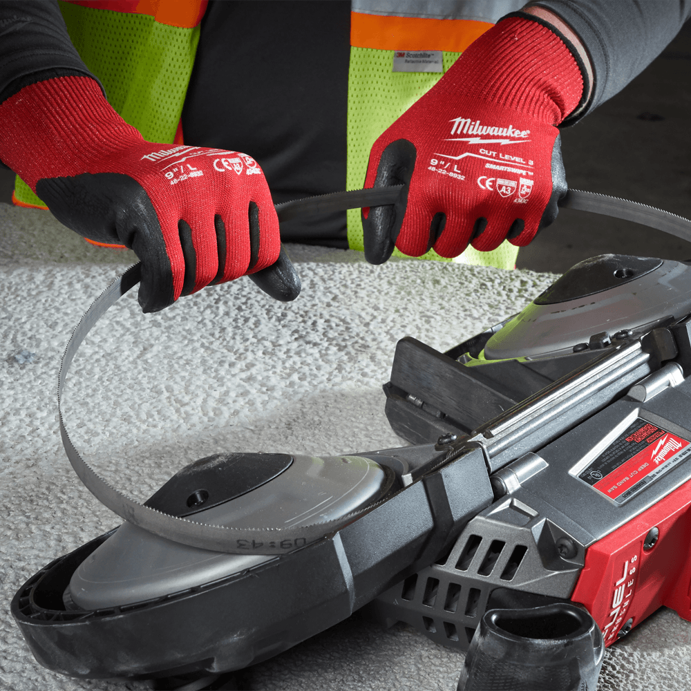 Milwaukee Cut Level 3/C Gloves Smart Phone Touch