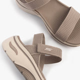 Skechers 140874/TPE GO WALK ARCH FIT 2.0 SANDAL - ANNIE Womens Sandals Taupe