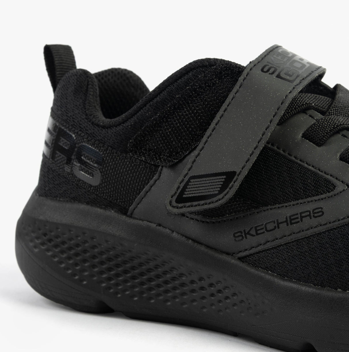 Skechers 303932L/BBK GO RUN ELEVATE - SPORTY SPECT Girls Trainers Black