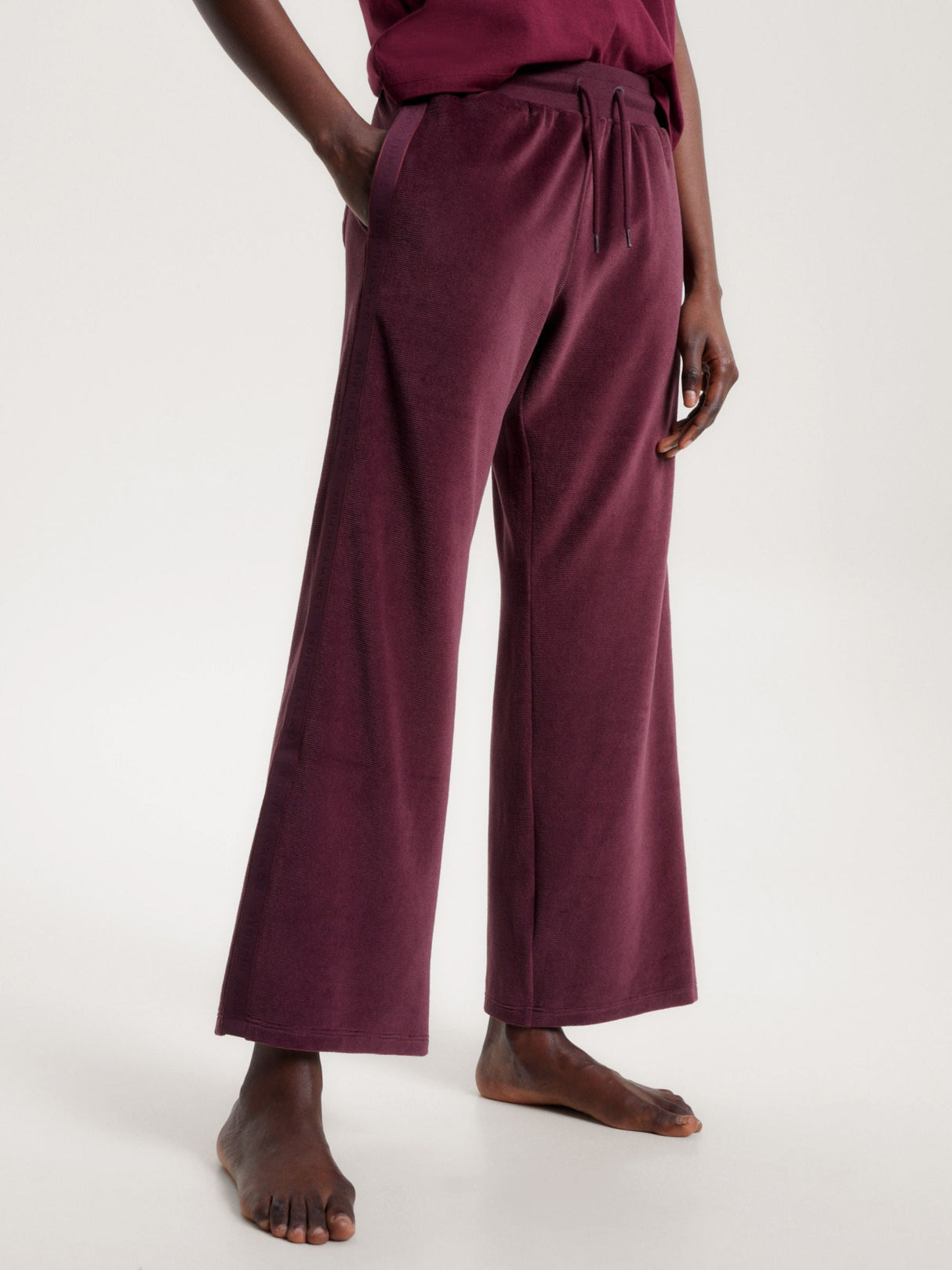 Tommy Hilfiger PANTS VELOUR Womens Pants Deep Burgundy