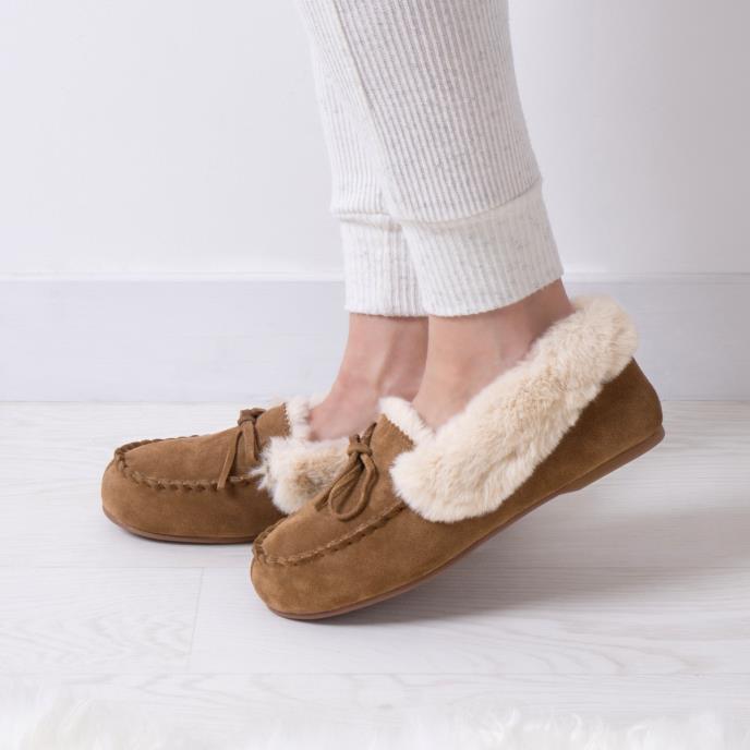 Totes Isotoner REAL SUEDE MOCCASIN Womens Slippers Tan