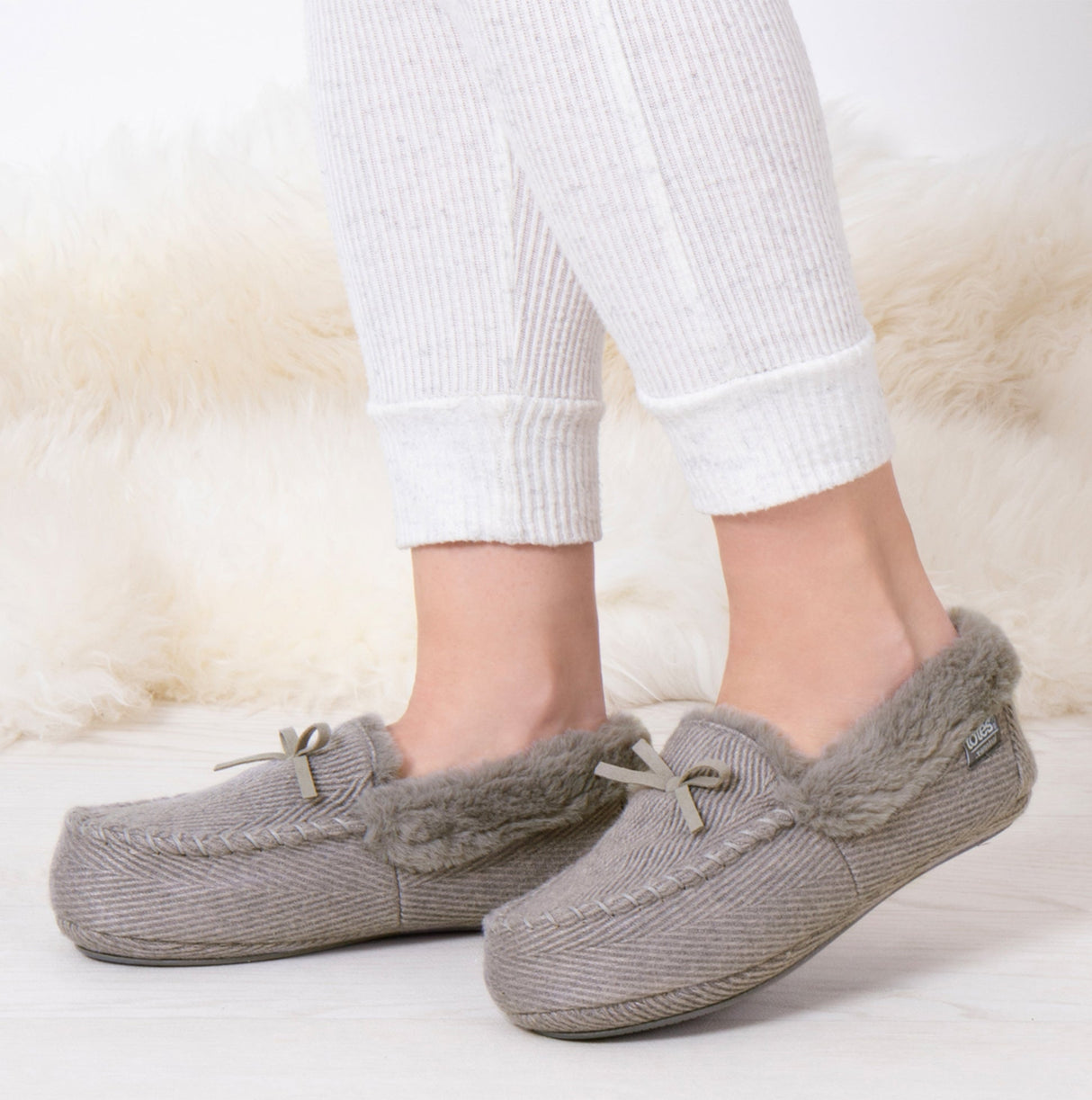 Totes Isotoner HERRINGBONE MOCCASIN WITH FUR CUFF Womens Slippers Grey