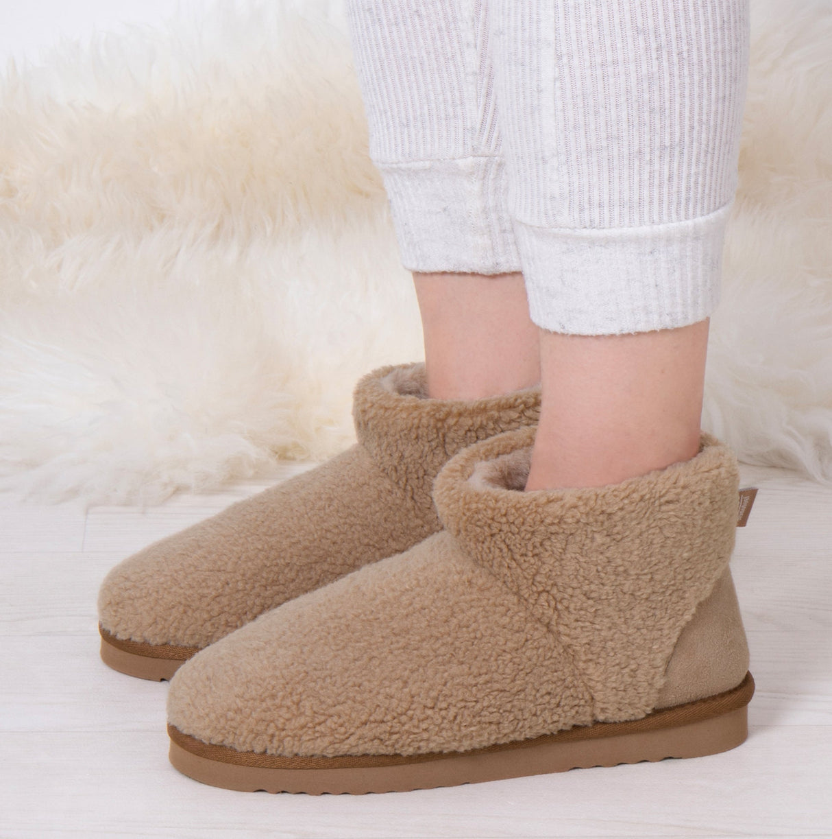 Totes Isotoner CURLY FUR BOOT Womens Bootie Slippers Natural
