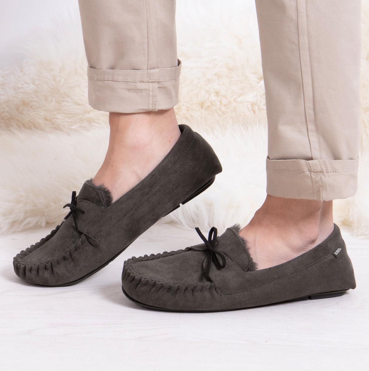 Totes Toasties SUEDETTE MOCCASIN Slippers WITH FAUX FUR LINING Mens Grey